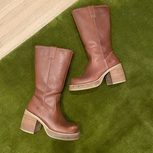 Frye Dorian Dena Boots